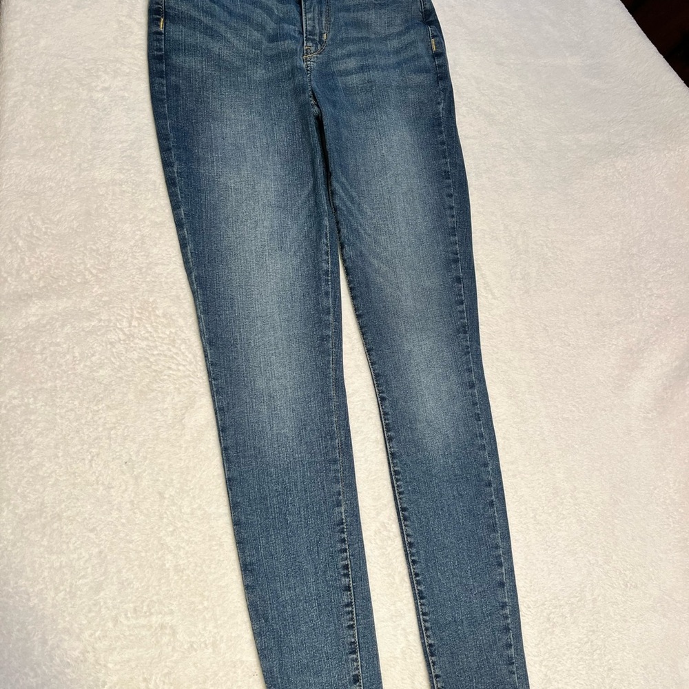 Signature by Levi Strauss Women's Medium Blue Skinny Jeans